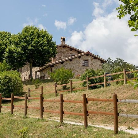 Agriturismo Tenuta Di Biscina Luaran gambar