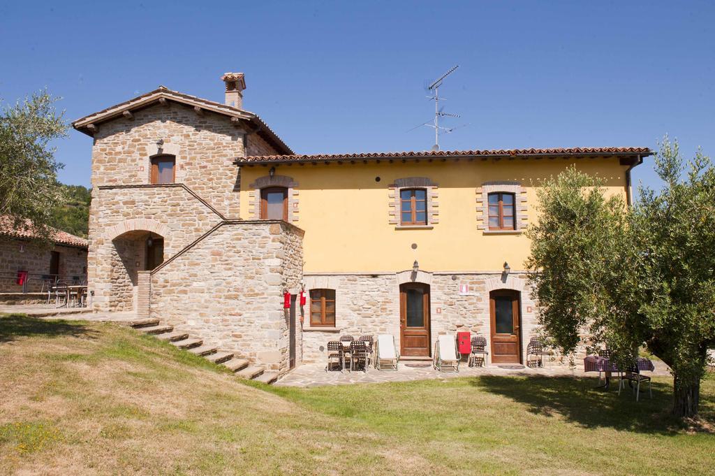Agriturismo Tenuta Di Biscina Luaran gambar