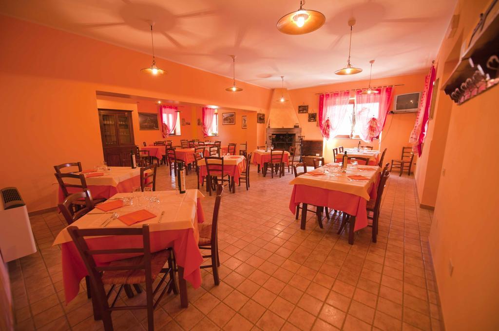 Agriturismo Tenuta Di Biscina Luaran gambar