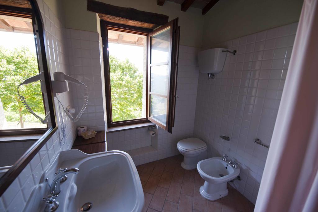 Agriturismo Tenuta Di Biscina Bilik gambar
