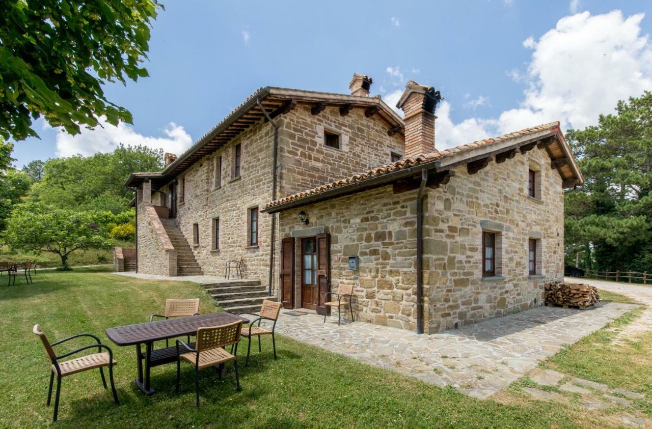 Agriturismo Tenuta Di Biscina Luaran gambar