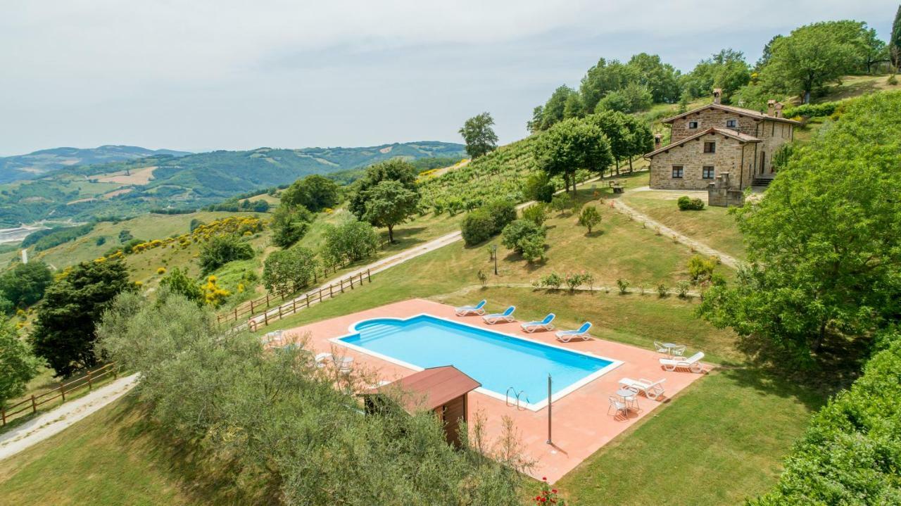 Agriturismo Tenuta Di Biscina Luaran gambar
