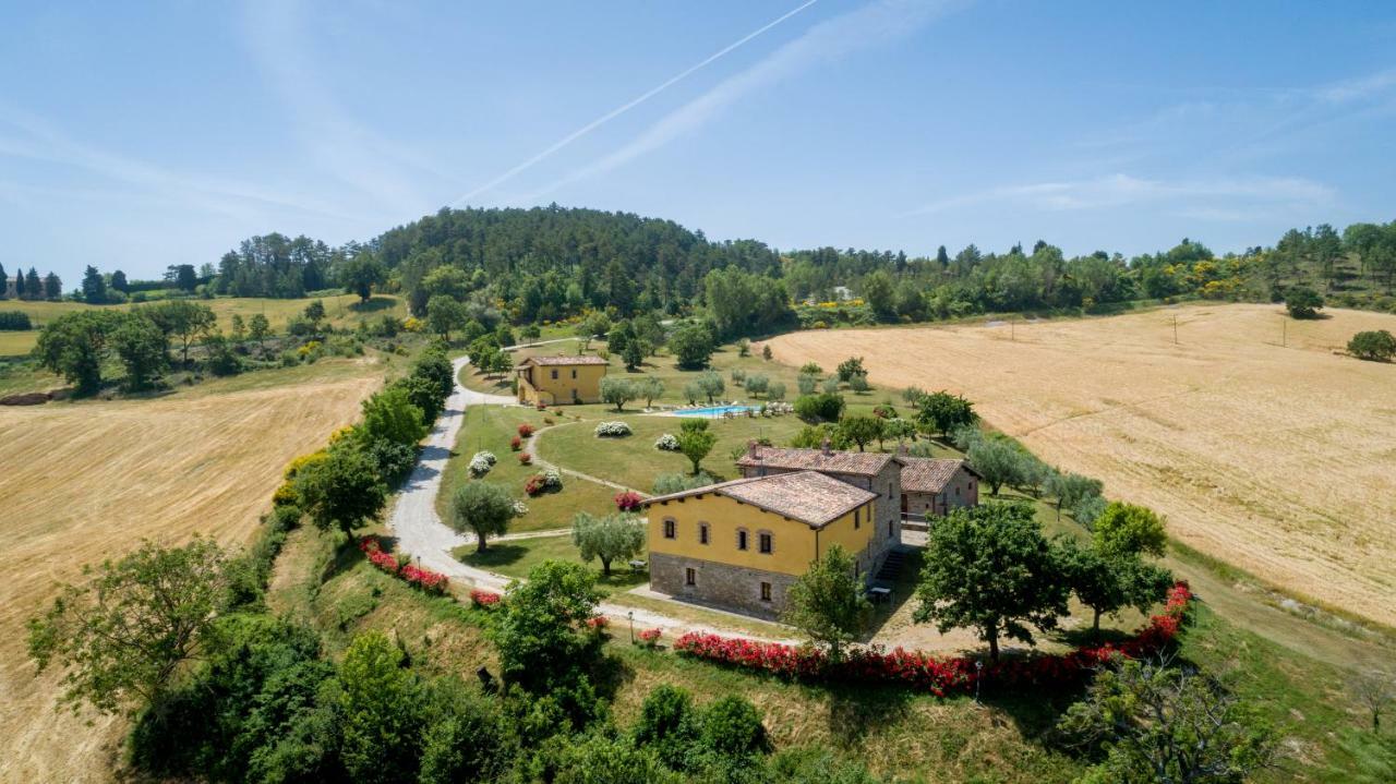 Agriturismo Tenuta Di Biscina Luaran gambar