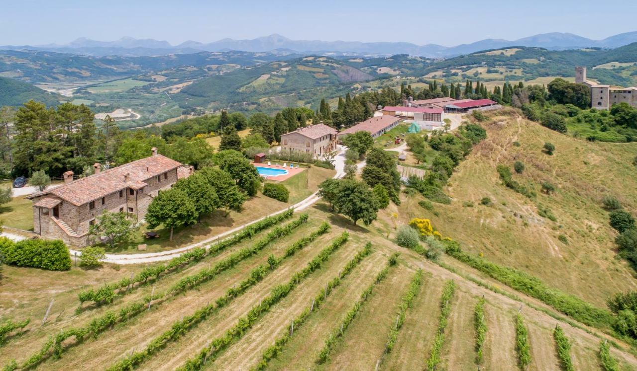 Agriturismo Tenuta Di Biscina Luaran gambar