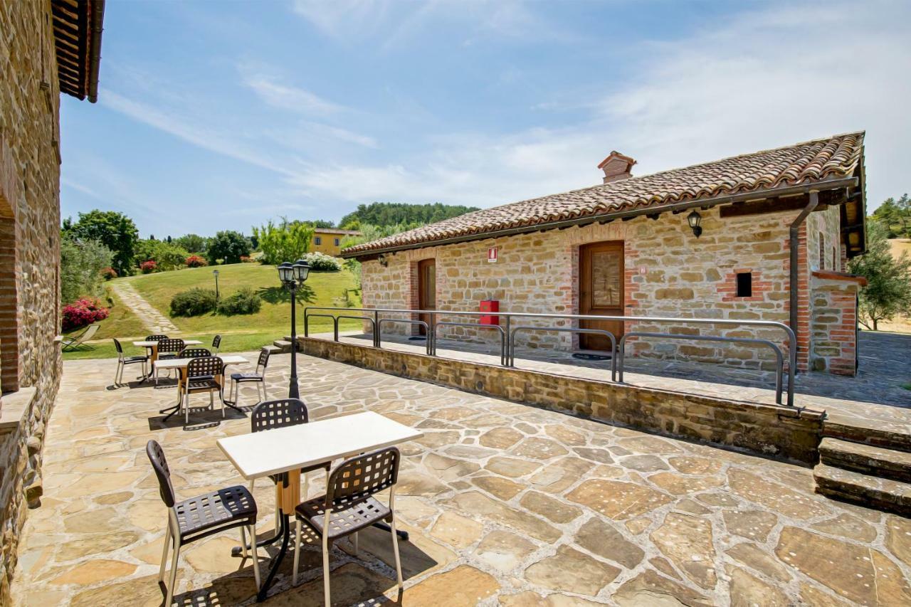 Agriturismo Tenuta Di Biscina Luaran gambar