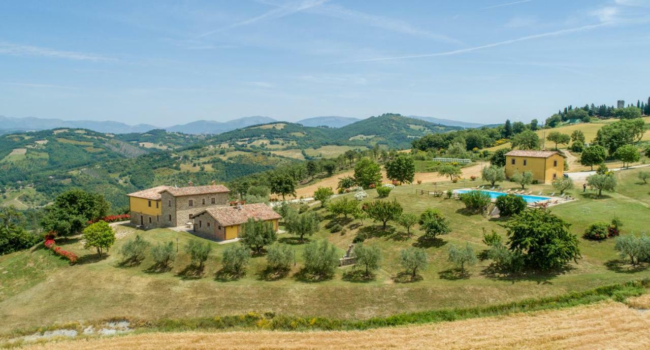 Agriturismo Tenuta Di Biscina Luaran gambar