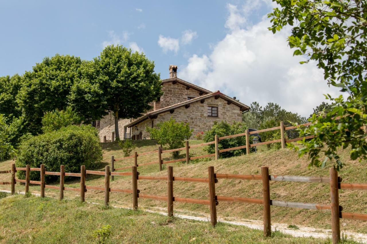 Agriturismo Tenuta Di Biscina Luaran gambar